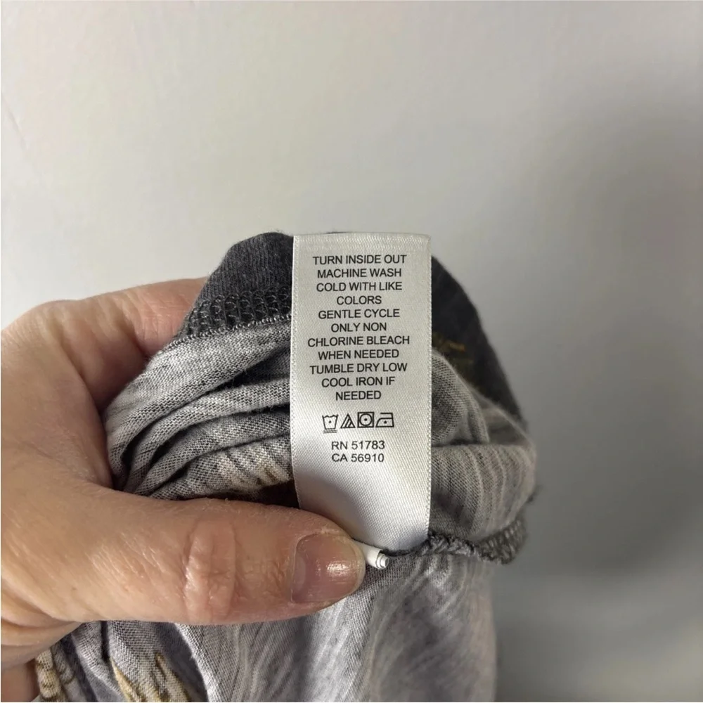 Maurice’s Women’s Sunflower Short Sleeve Top Size M - Picture 7 of 7